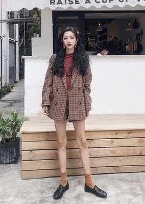 疯狂追剧《新世界》，再次被女神万茜圈粉，风情万种被她轻松穿出