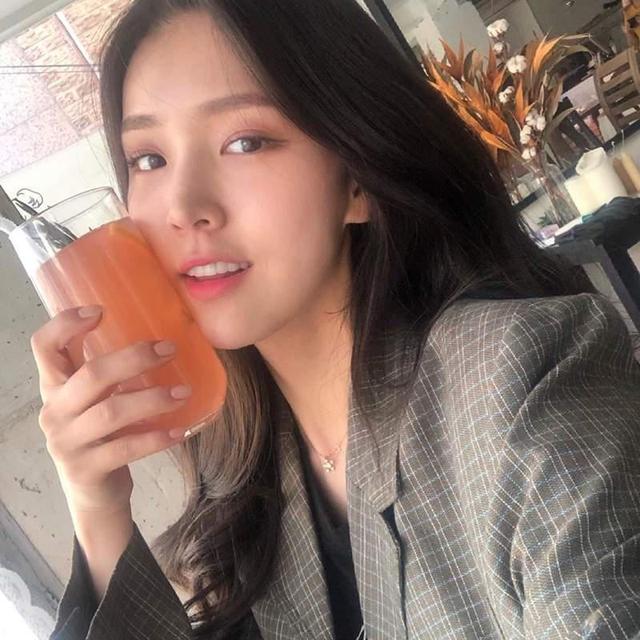 吃定了这个颜！甜美容颜清纯风，网友心目中的女友系正妹