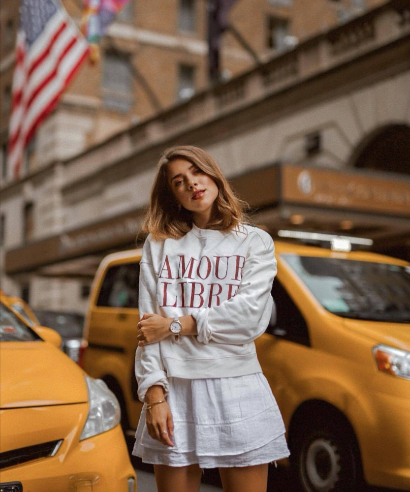 欧美小姐姐时尚街拍,告别繁琐臃肿,走到哪里都吸睛