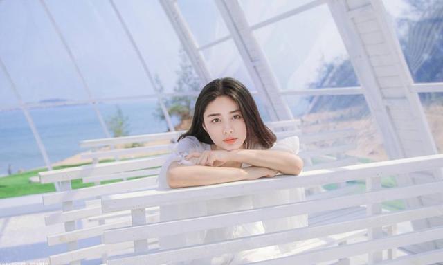 口述那晚姐夫在阳台抱住了我 让我至今都回味无穷