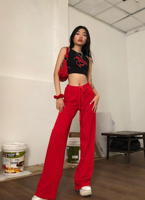 越南时尚博主凭借身材和穿搭圈粉,却被说是土味时尚?