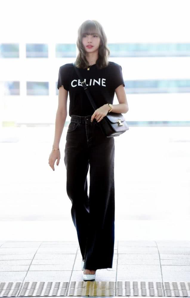 别人穿T恤就高级,你穿T恤婶味挥之不去,高级感这东西买得到吗?