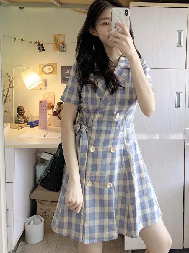 做个精致出色的女人，格纹元素搭配让你轻松穿出时髦感