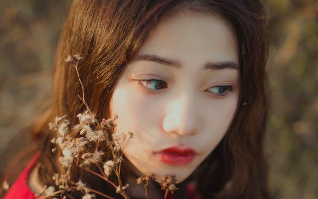 男朋友抱着我在教室做作业 只怪有人占了我的位置