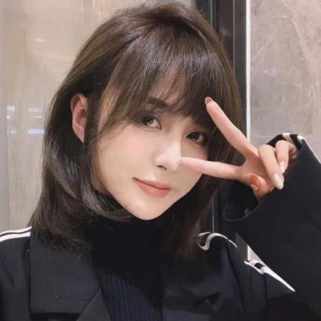 2020年流行清爽“LOB发”,好搭衣服