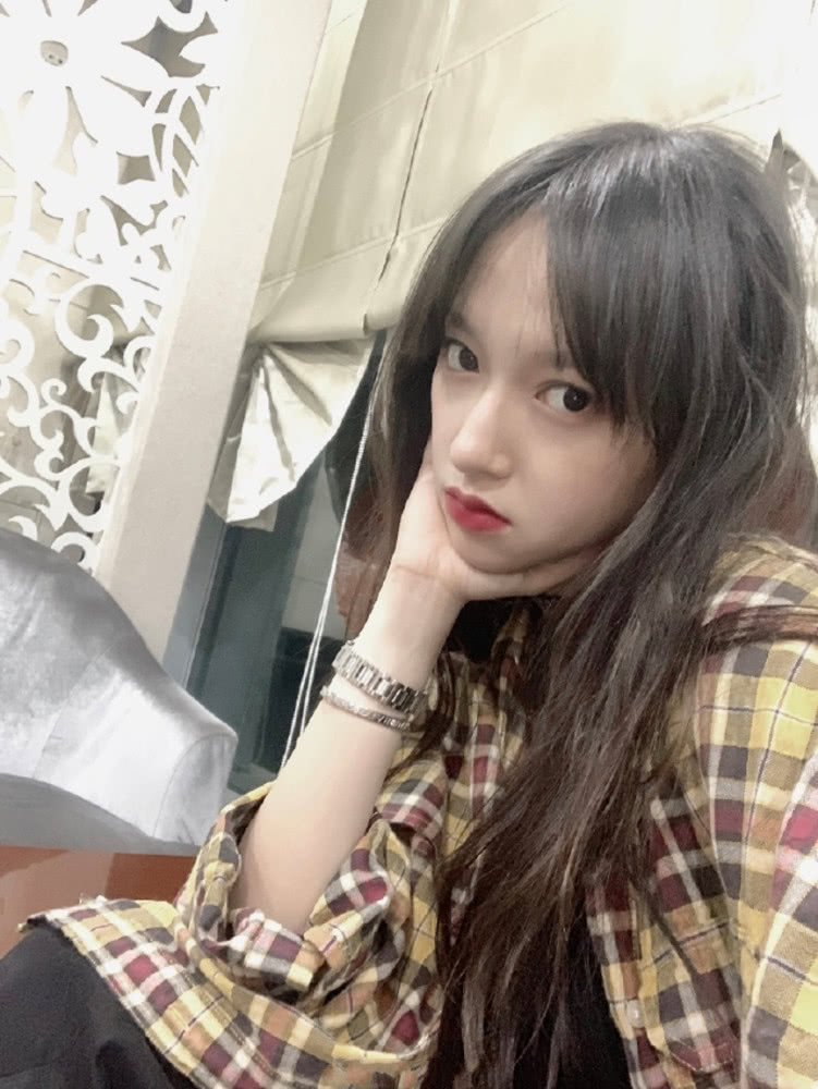 有种身材叫程潇的身材，休闲风的搭配让身材美感十足