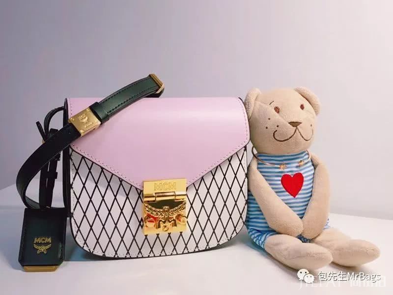 爱包包的女孩儿们，最近几个月最爱买这些包！好精彩