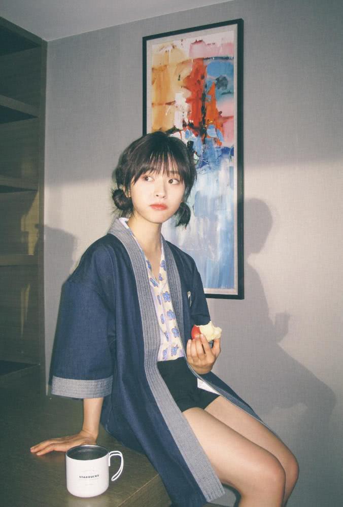 沈月花衬衣短裤搭配和服秀出小情调,御姐范渐显