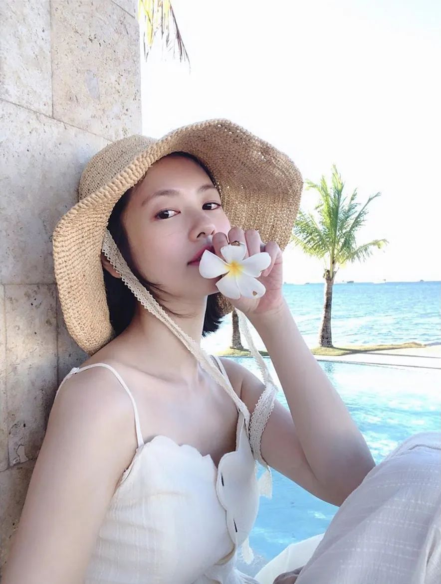 韩剧女主角式，庭沼珉的夏日气质私服穿搭！