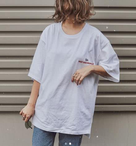 别人穿T恤就高级,你穿T恤婶味挥之不去,高级感这东西买得到吗?