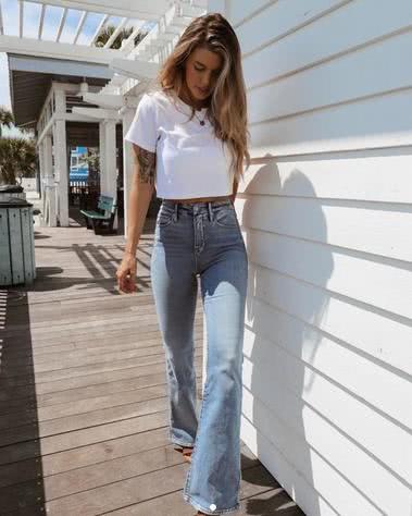 别人穿T恤就高级,你穿T恤婶味挥之不去,高级感这东西买得到吗?