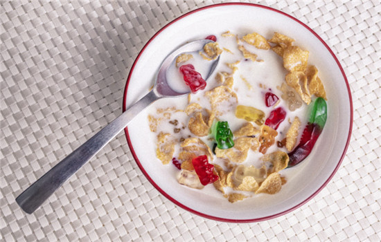 初恋女生唱什么歌对男生表达喜欢 三种类型男生显现的差别