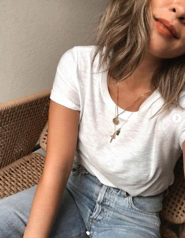 别人穿T恤就高级,你穿T恤婶味挥之不去,高级感这东西买得到吗?