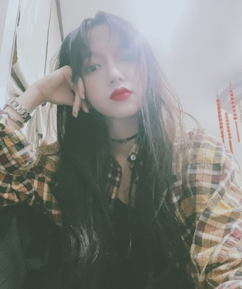 有种身材叫程潇的身材，休闲风的搭配让身材美感十足