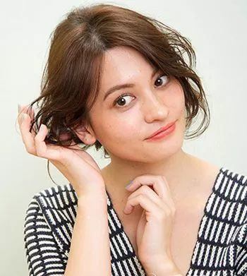 脸大扎什么头发好看？扎发气质又显脸小！