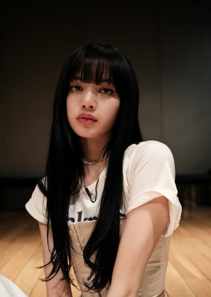 LISA风格前一秒还是小仙女，转身就走性感风