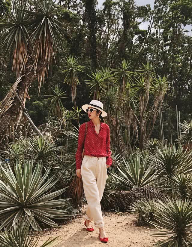 夏天穿这些简约舒适的休闲套装，让你时尚还清凉