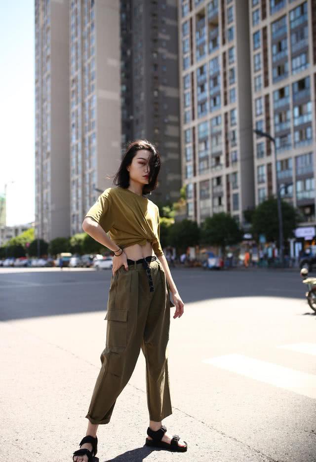 夏天穿这些简约舒适的休闲套装，让你时尚还清凉