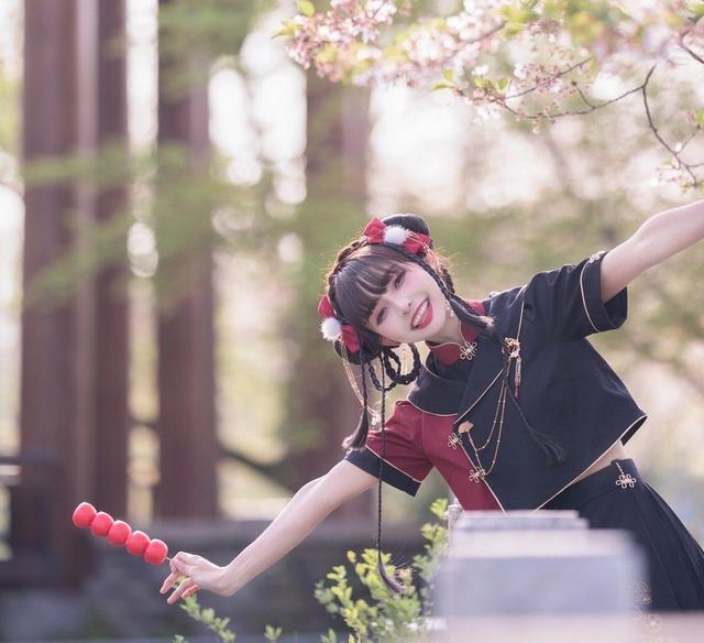 Lolita种草姬！谢安然美如画，云知笑超甜美