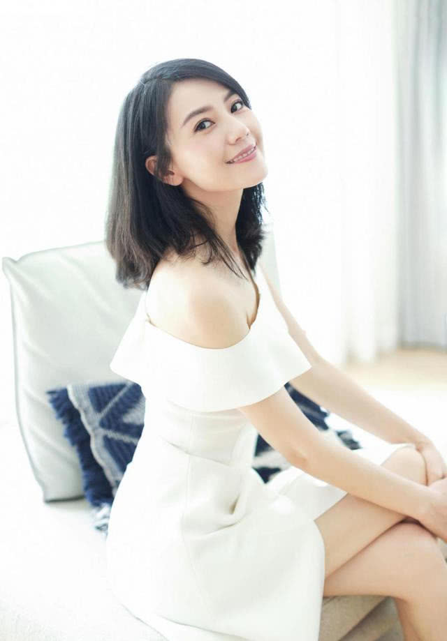 高圆圆裙子从来不穿基本款,却美的像仙女