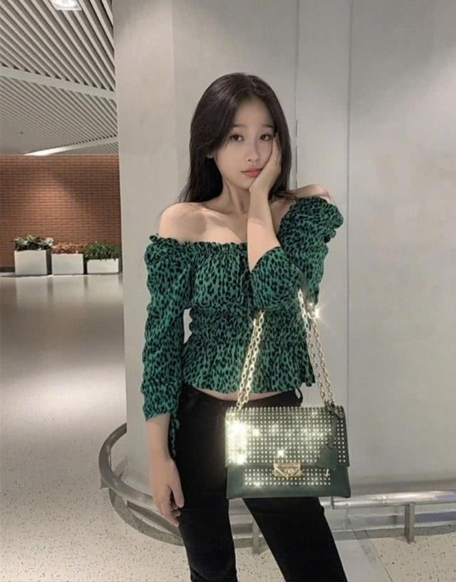 夏天穿什么好?学“小作精”虞书欣穿搭技巧,让你秒变时髦精