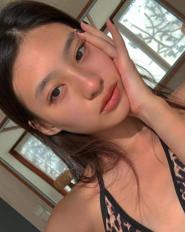 越南版广末凉子，平胸女孩也能性感和可爱！