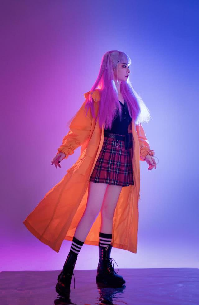 戚薇时尚大片大胆尝试萝莉风,粉色双马尾格外吸睛