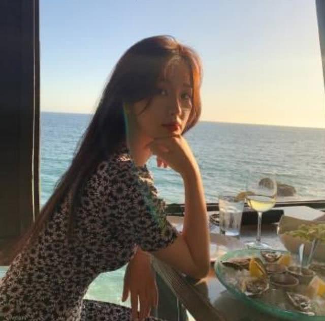 夏天穿什么好？学“小作精”虞书欣穿搭技巧，让你秒变时髦精