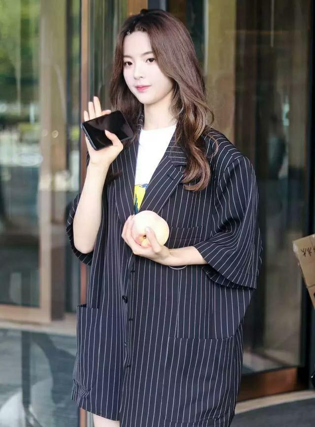 日常这样穿搭显嫩又少女感十足,每日给自己注入一点元气