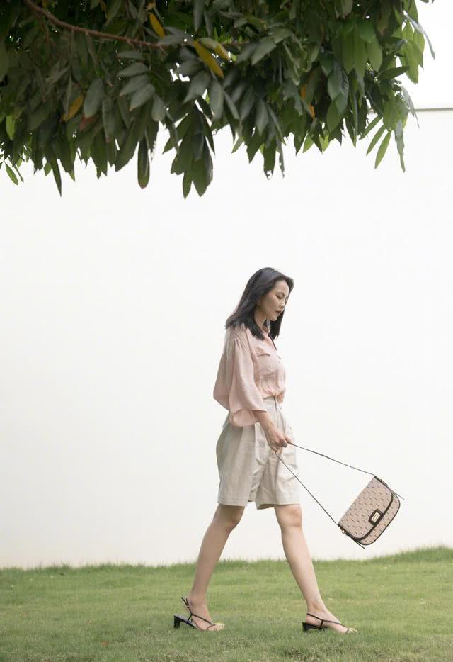 夏天穿这些简约舒适的休闲套装，让你时尚还清凉