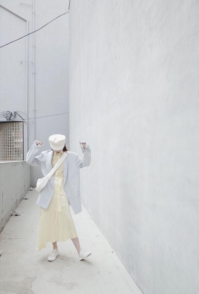 网红阿沁真的太会穿了！小个子女生学她这样穿轻松变身时尚潮人！