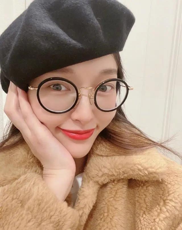 唐嫣新剧造型曝光，晒素颜自拍依旧少女感爆棚