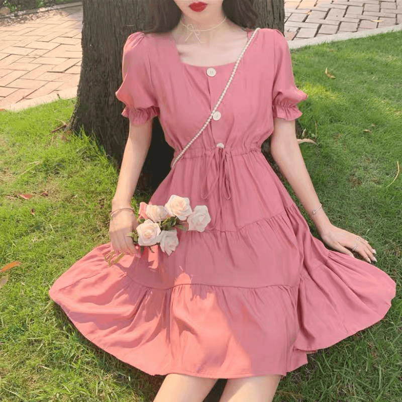 夏天必备少女粉色穿搭让你尽显青春活力，8款洋气套装让你小蛮腰展露无疑