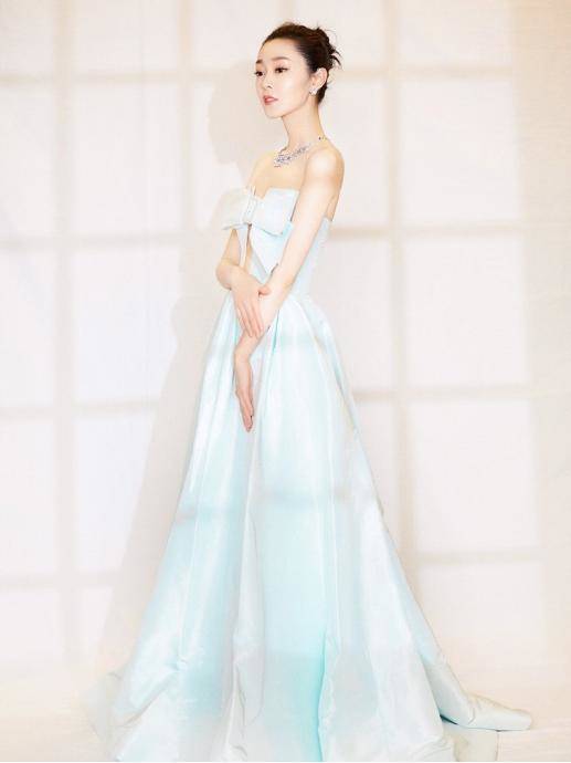 宋轶穿蝴蝶裙太美丽,裙子“撕开个口子”美出新高度