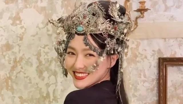 唐嫣新剧造型曝光，晒素颜自拍依旧少女感爆棚