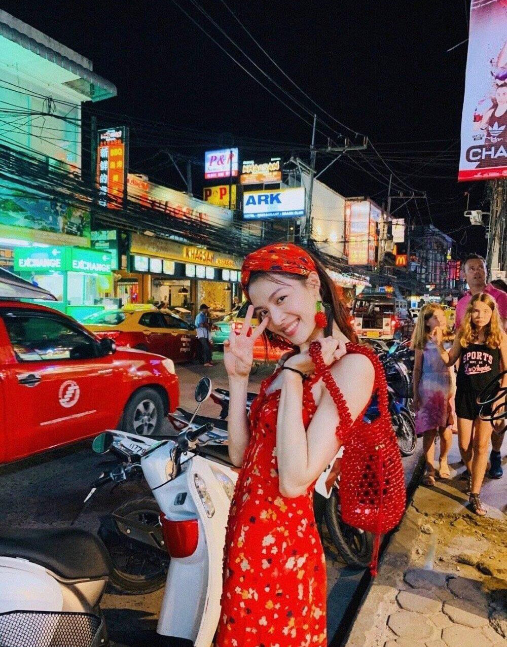 穿Zara的钟楚曦又纯又欲,她的私照给我种了一片草原!