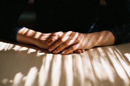 女友吃醋我和前任发生过关系 我该怎么做才好