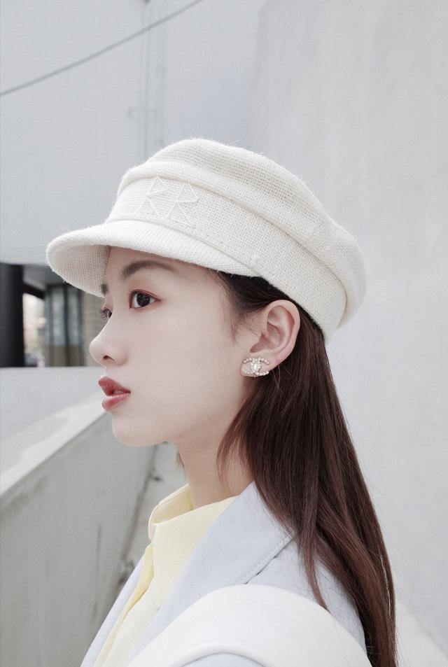 网红阿沁真的太会穿了！小个子女生学她这样穿轻松变身时尚潮人！