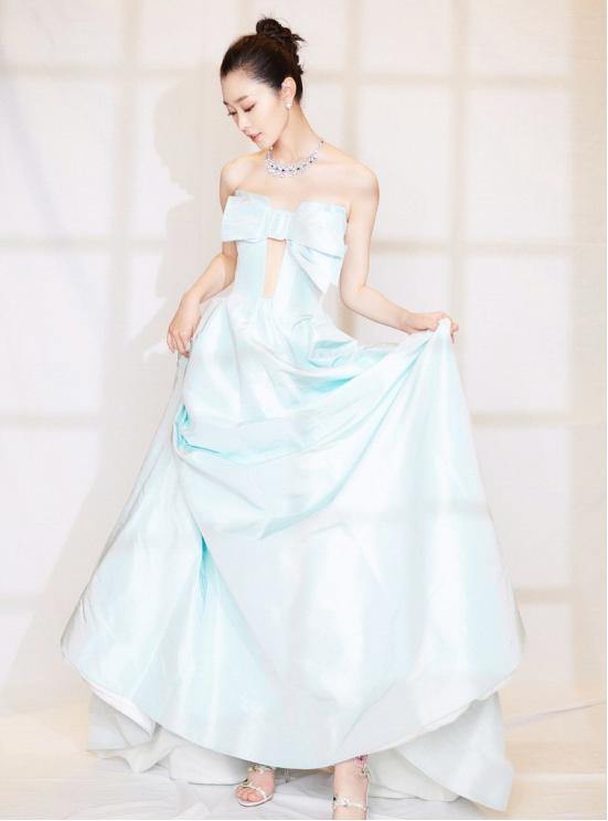 宋轶穿蝴蝶裙太美丽,裙子“撕开个口子”美出新高度