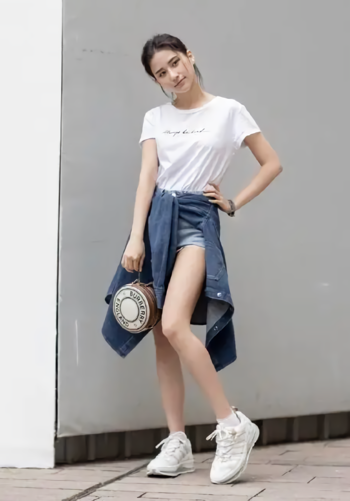 现在的名媛千金越来越会穿,随便搭配都这么接地气