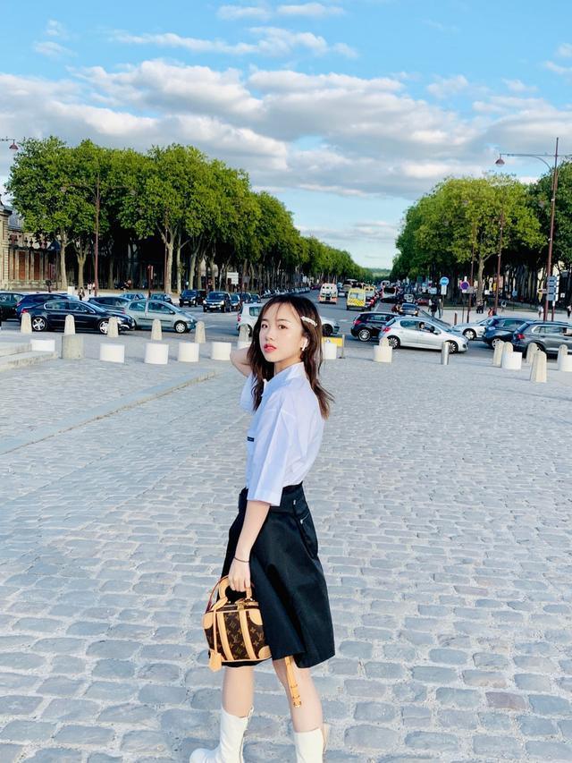 网红阿沁真的太会穿了！小个子女生学她这样穿轻松变身时尚潮人！