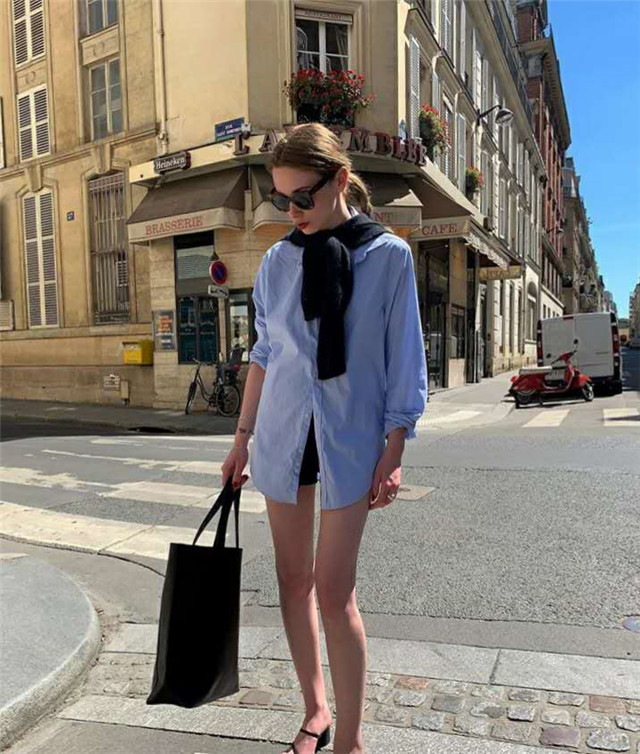 夏天怎么穿更出众？配色太关键！上浅下深，上长下短，时髦又显瘦