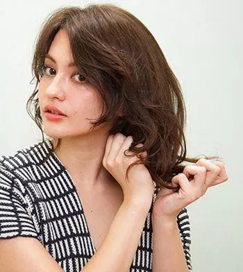 脸大扎什么头发好看？扎发气质又显脸小！