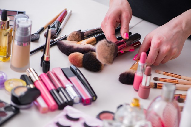 化妆品过期还能用吗?教你过期化妆品变废为宝