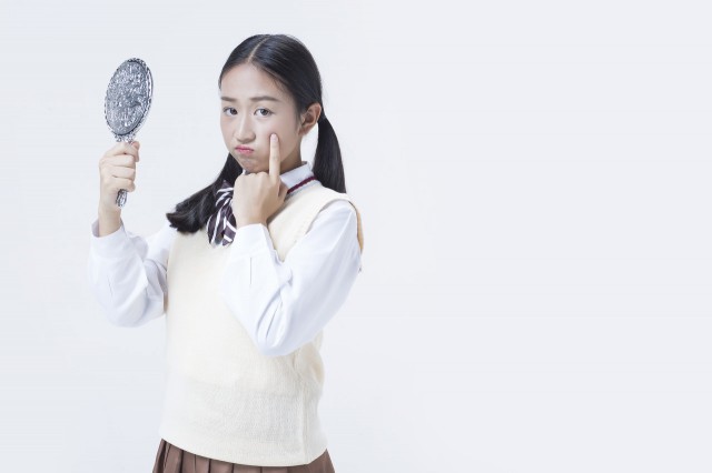 吃辣条长痘痘应该怎么办,教你吃完辣条补救方法