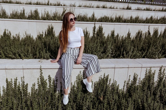 梨形身材穿什么裤子，腿粗的女生穿衣搭配