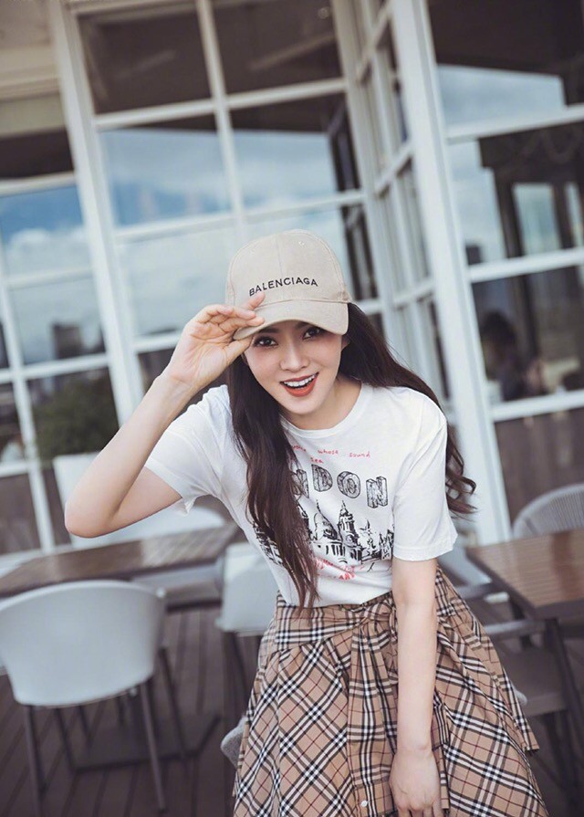 女人不显老穿衣搭配技巧,这4套搭配就是50岁也能穿出少女感