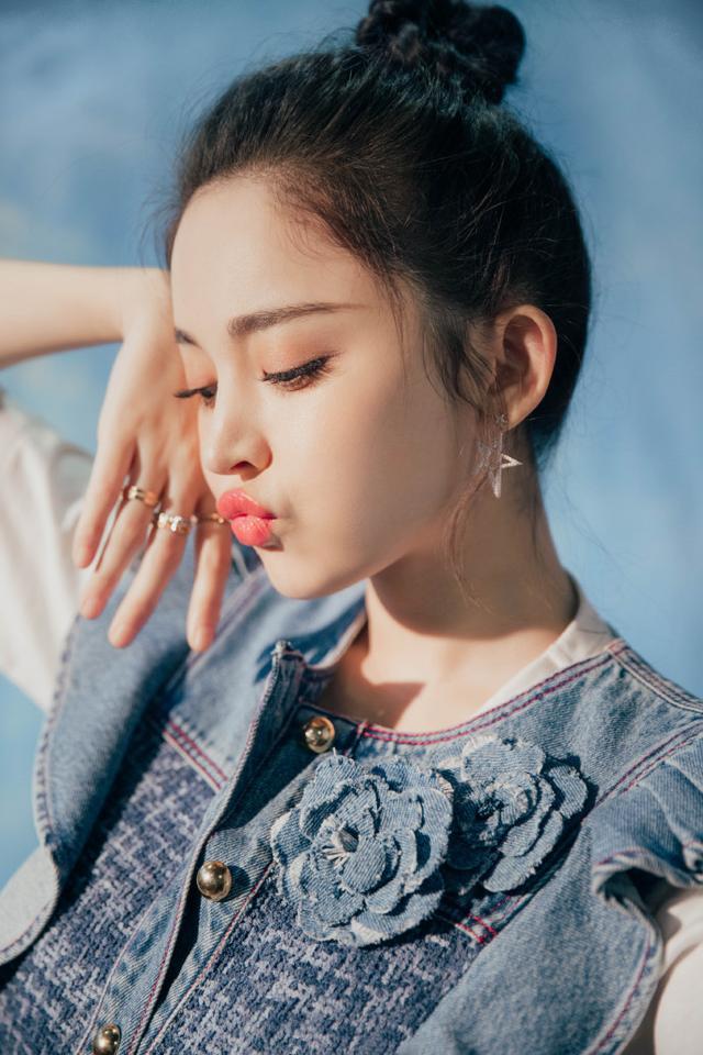 娜扎私服水平太高了!优雅透视纱裙穿出好状态