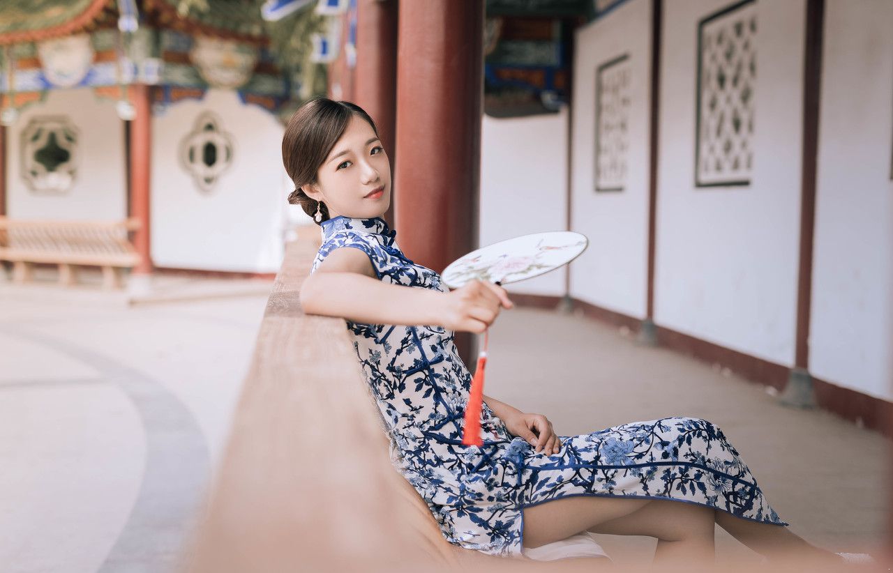 430584593339514888--旗袍 气质 扇子 女生 女人 女性.jpeg