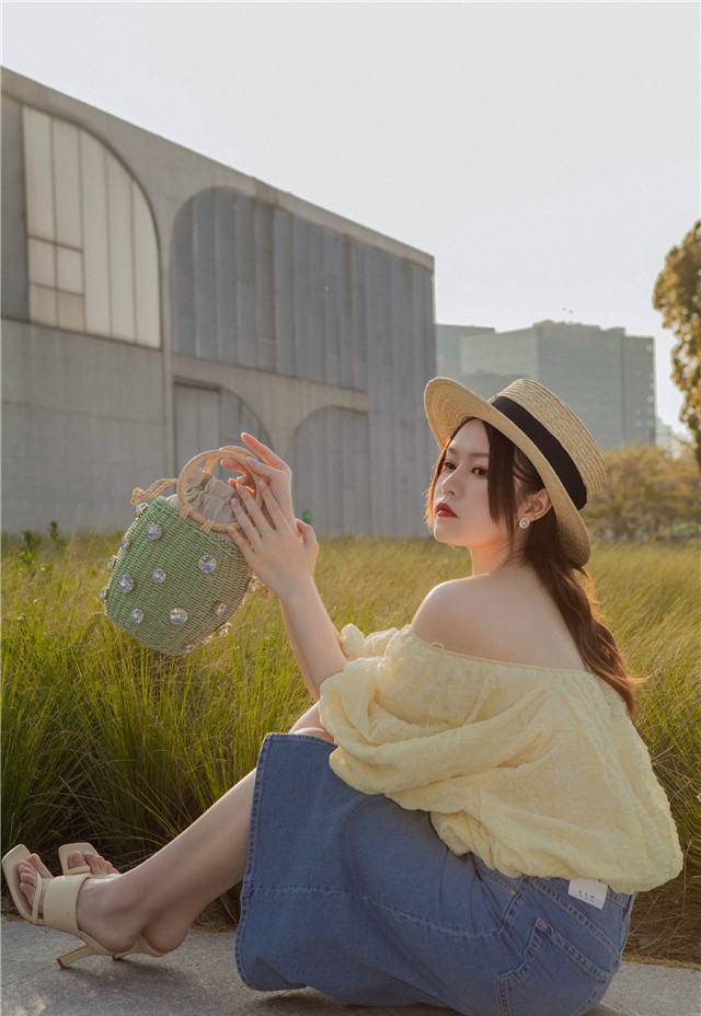 夏天穿“凉鞋”太舒服了,这份露跟鞋穿搭让你时髦又减龄